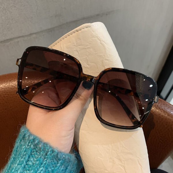 Fashion Square Sunglasses Woman Retro Vintage Gradient Sun Glasses Female Clear Lens Black White Designer Oculos De Sol UV400 - Image 9